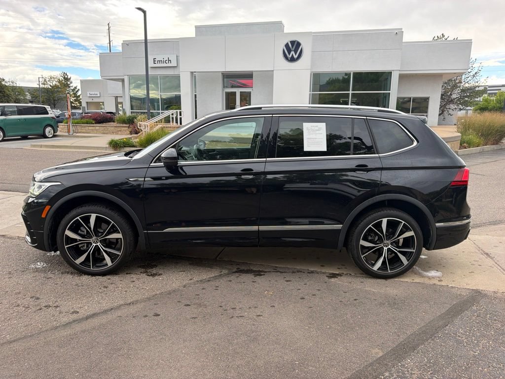 Used 2023 Volkswagen Tiguan SEL R-Line AWD/4WD image 2