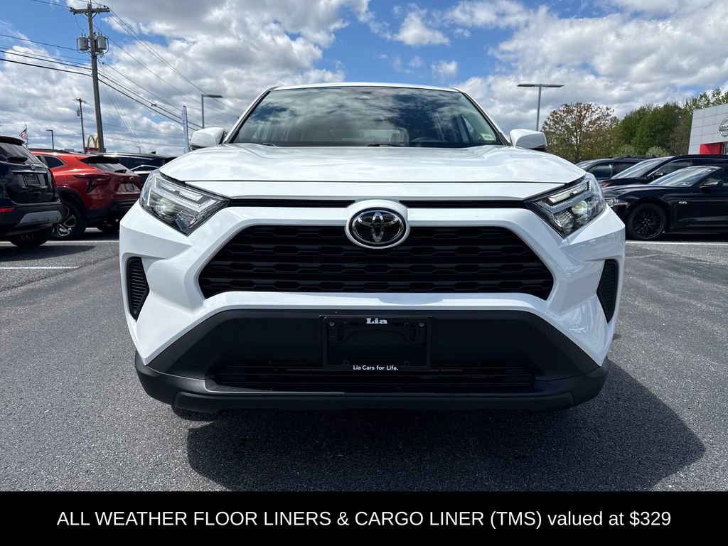 Used 2025 Toyota RAV4 LE AWD/4WD image 4