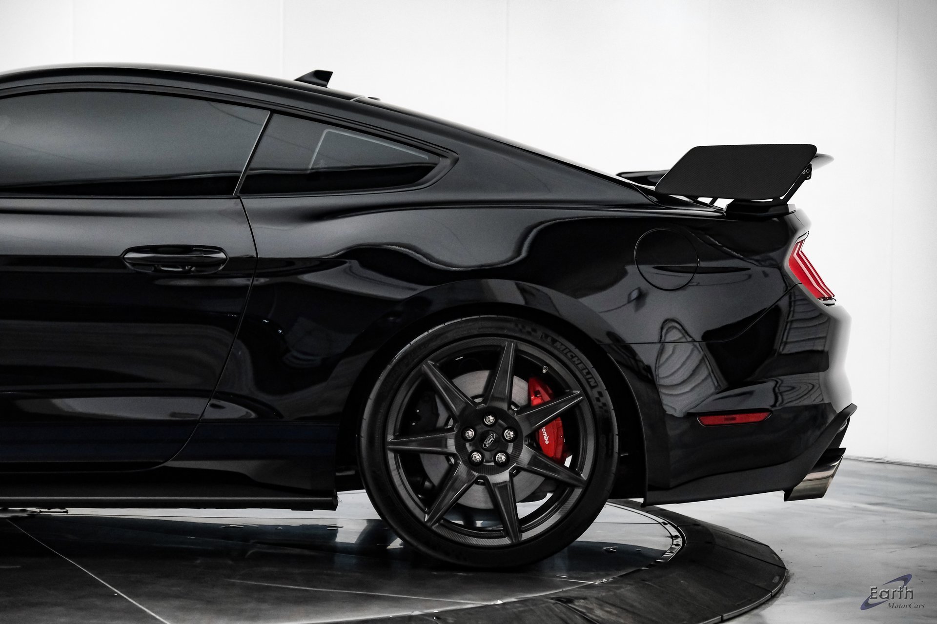 Used 2020 Ford Mustang Shelby GT500 w/ Carbon Fiber Track Pack image 7