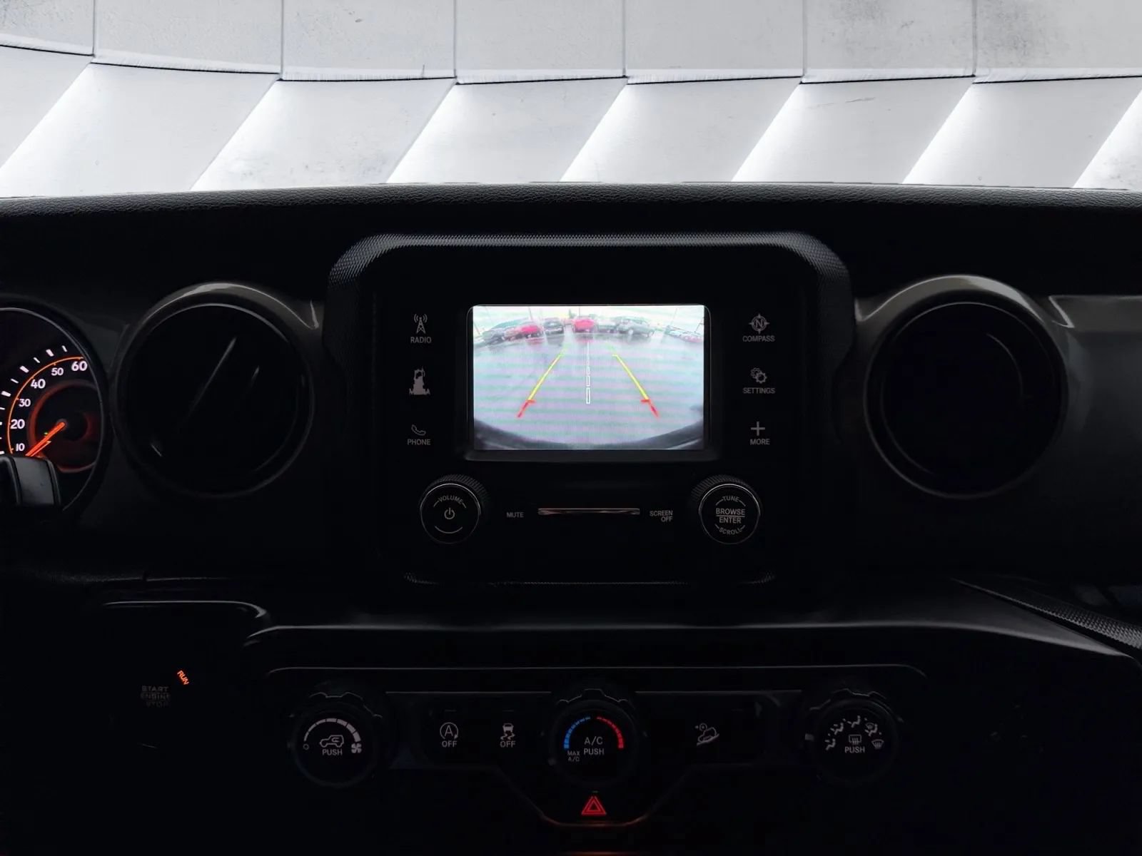 Used 2018 Jeep Wrangler Unlimited Sport AWD/4WD image 14