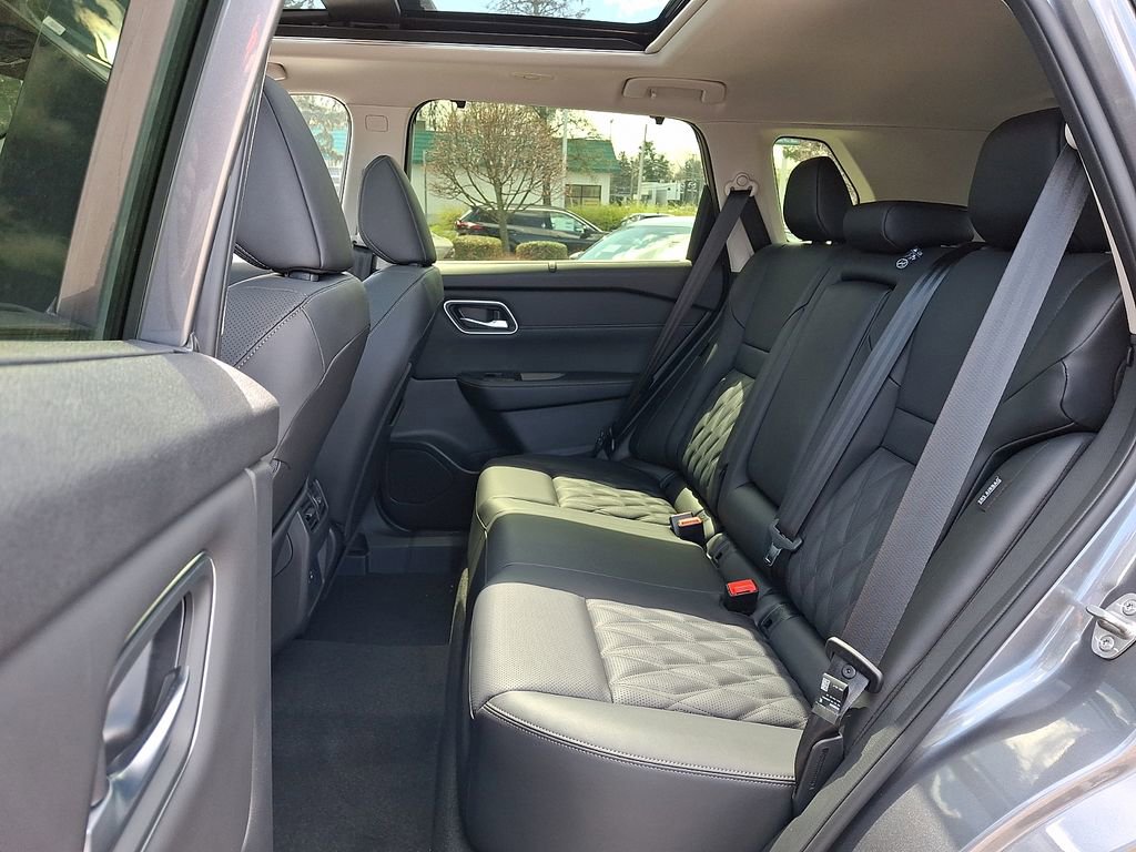 New 2026 Nissan Rogue Platinum image 6