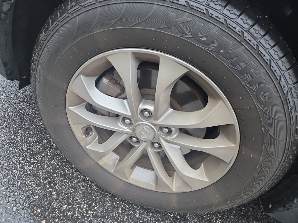 Used 2019 Hyundai Santa Fe SEL image 11