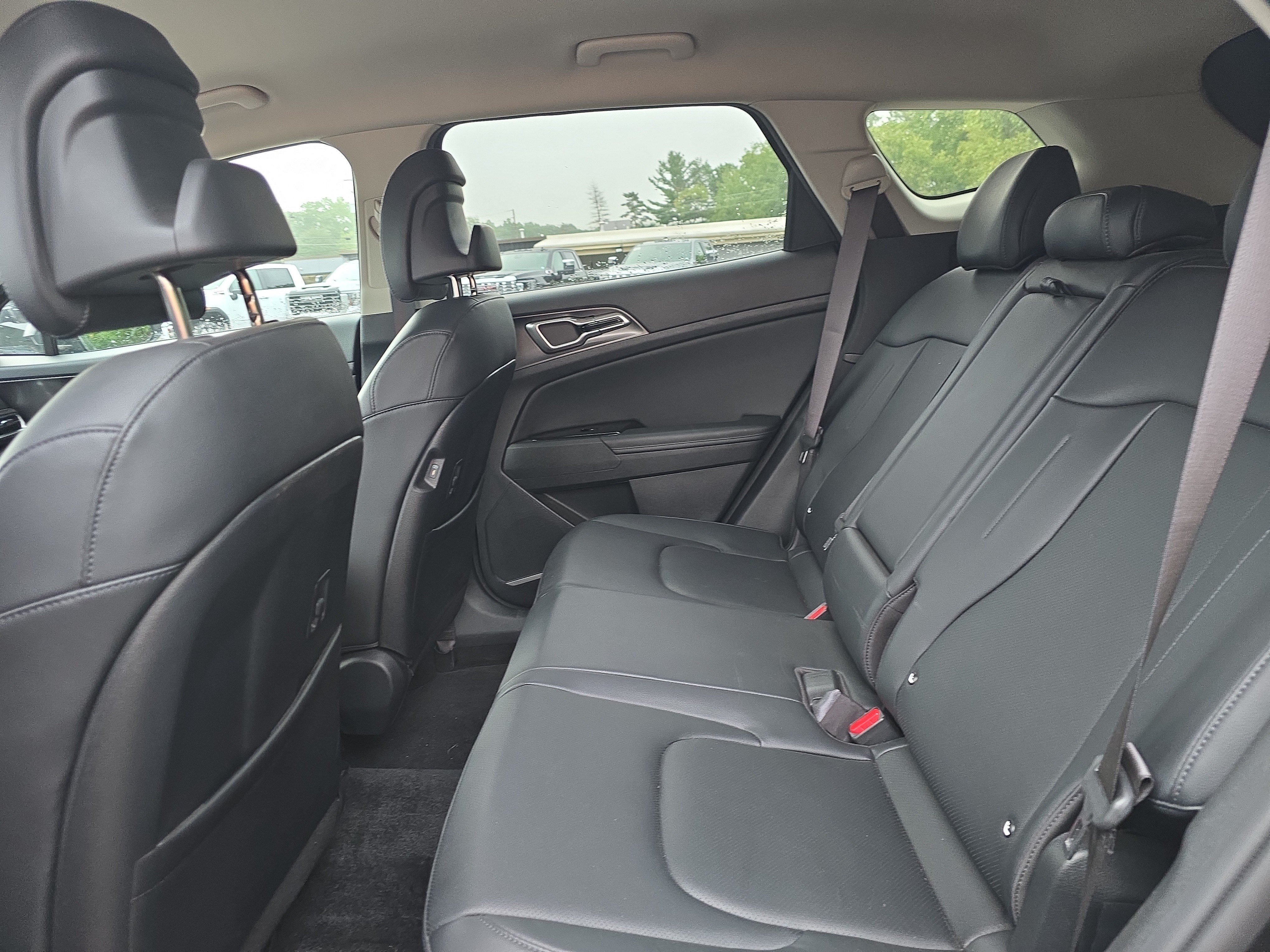Used 2023 Kia Sportage EX AWD/4WD image 13