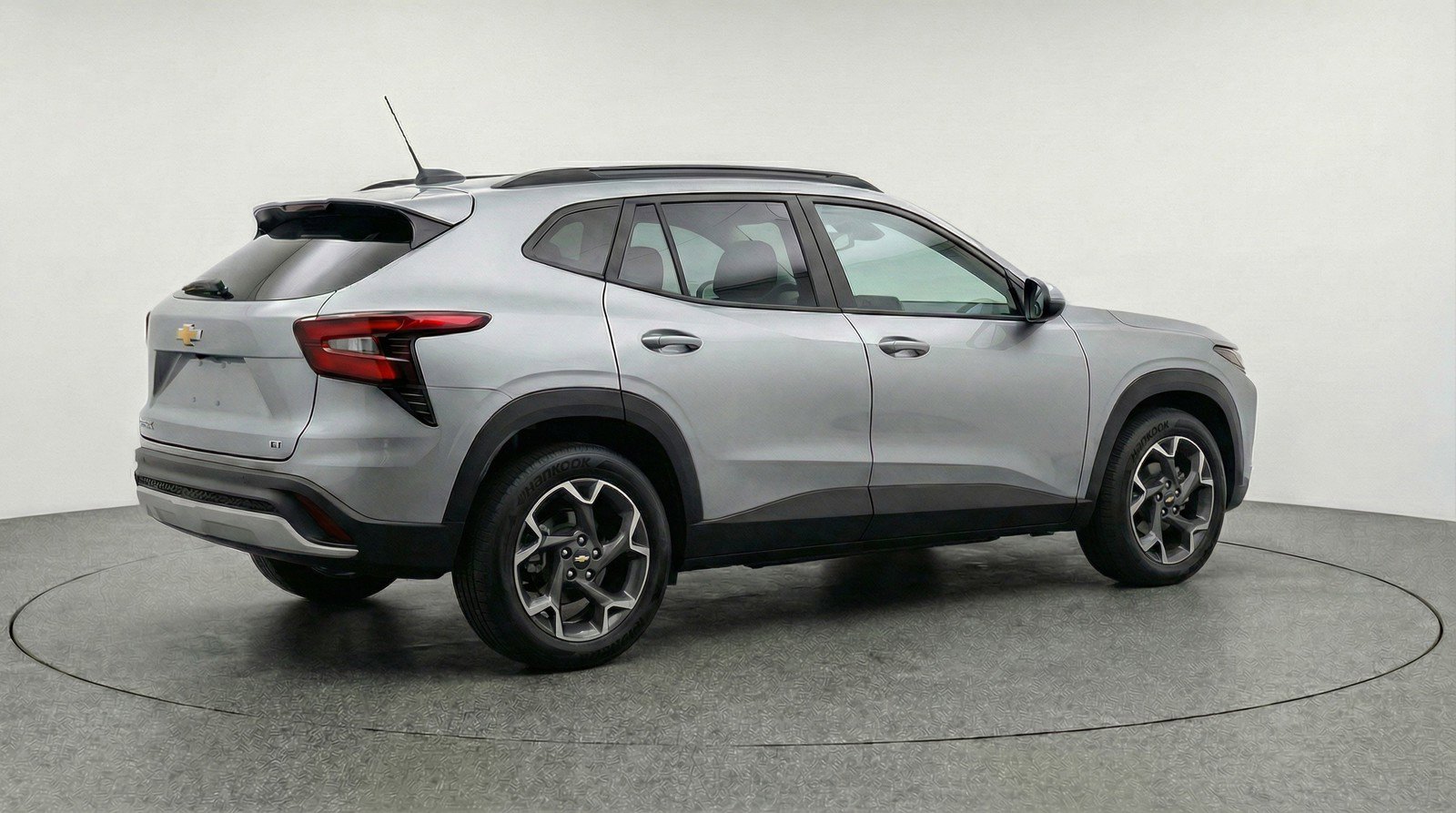 Used 2025 Chevrolet Trax LT image 9