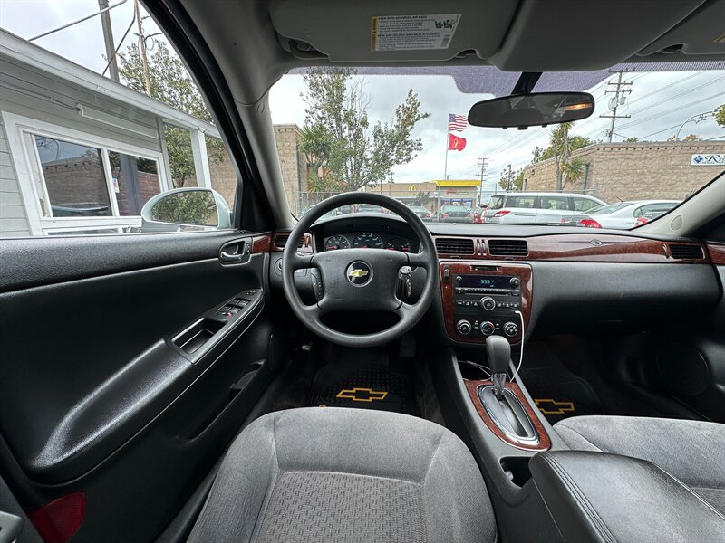 Used 2011 Chevrolet Impala LS FWD image 15