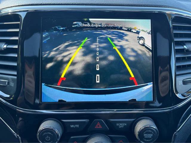 Used 2022 Jeep Grand Cherokee Limited image 23