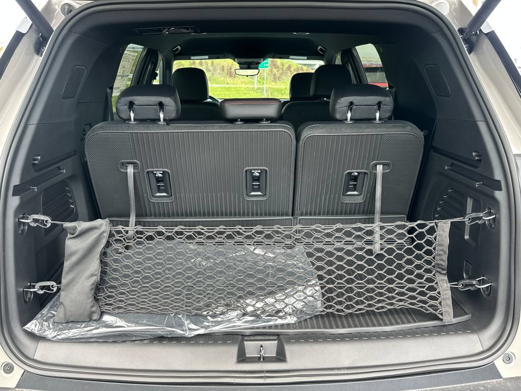 New 2026 Chevrolet Traverse Z71 w/ Enhanced Driving Package AWD/4WD image 9