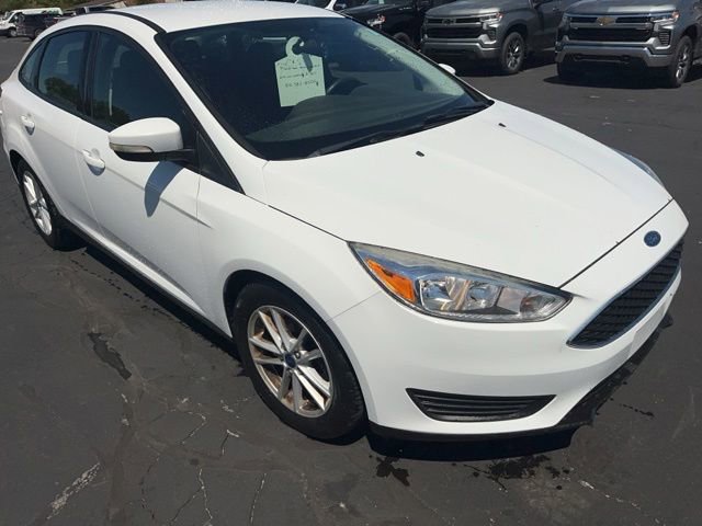 Used 2017 Ford Focus SE FWD image 4