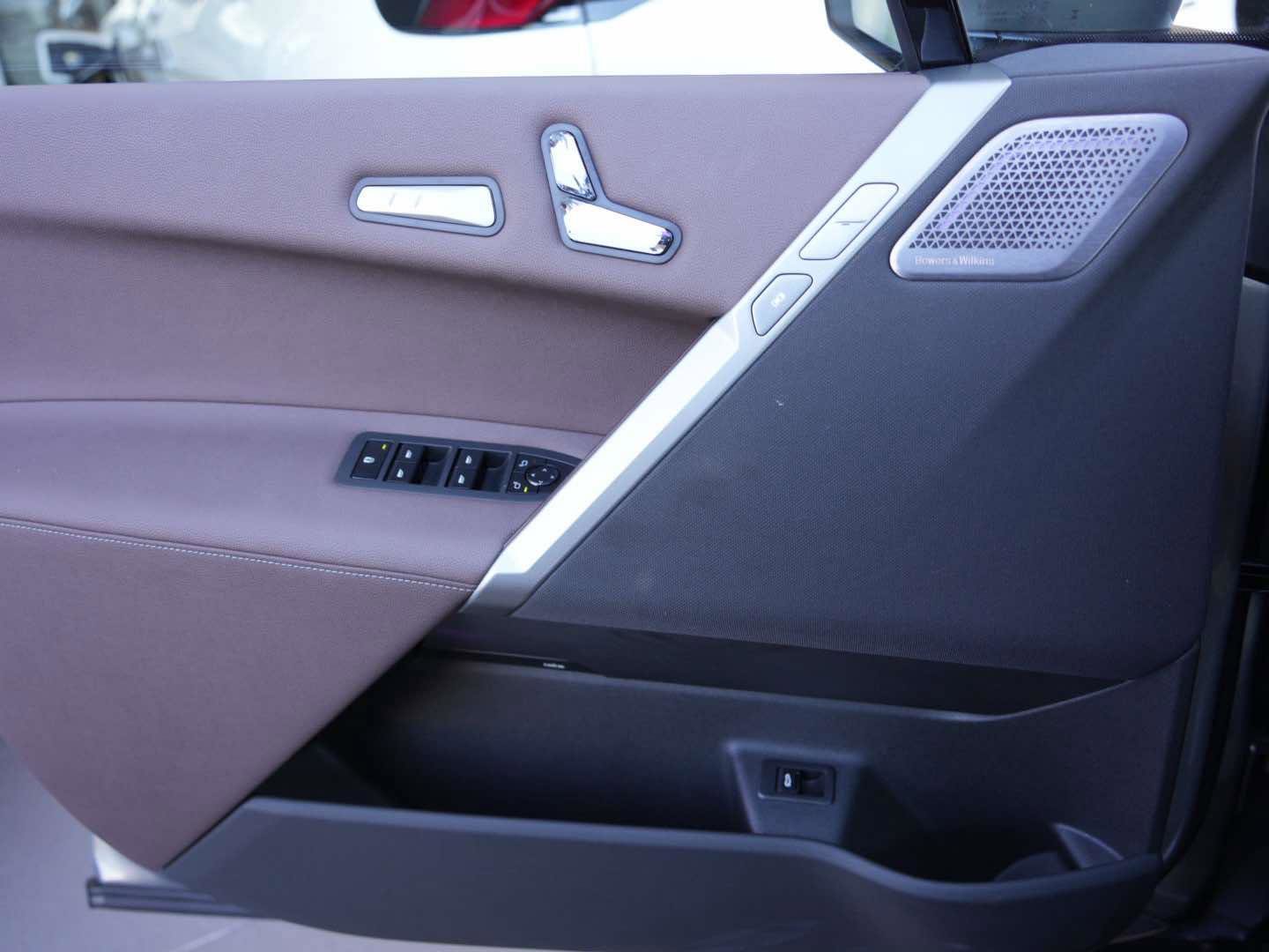 Used 2025 BMW iX M60 image 26