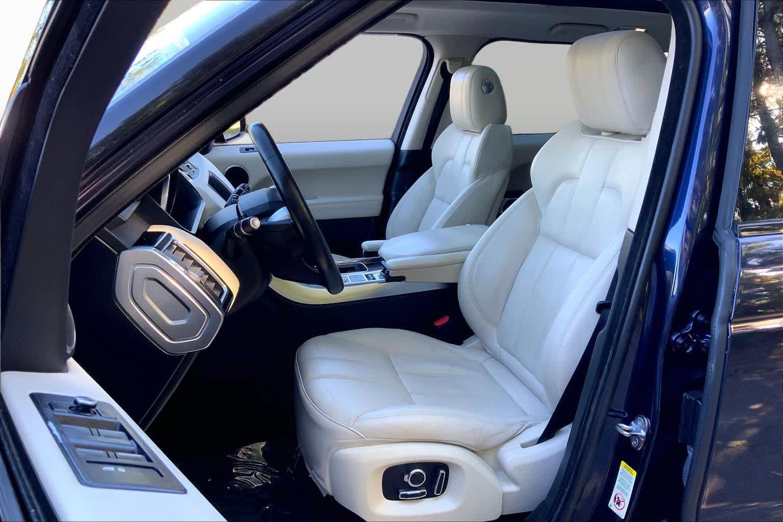 Used 2017 Land Rover Range Rover Sport HSE AWD/4WD image 9