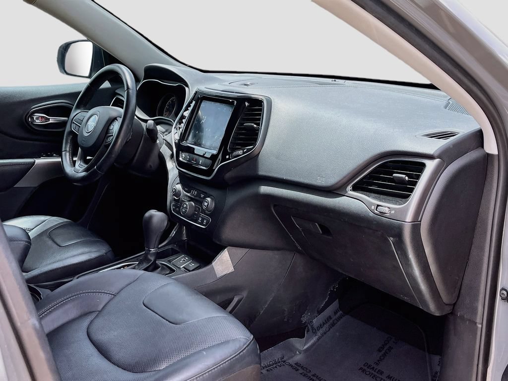 Used 2019 Jeep Cherokee Limited w/ Technology Group FWD image 29