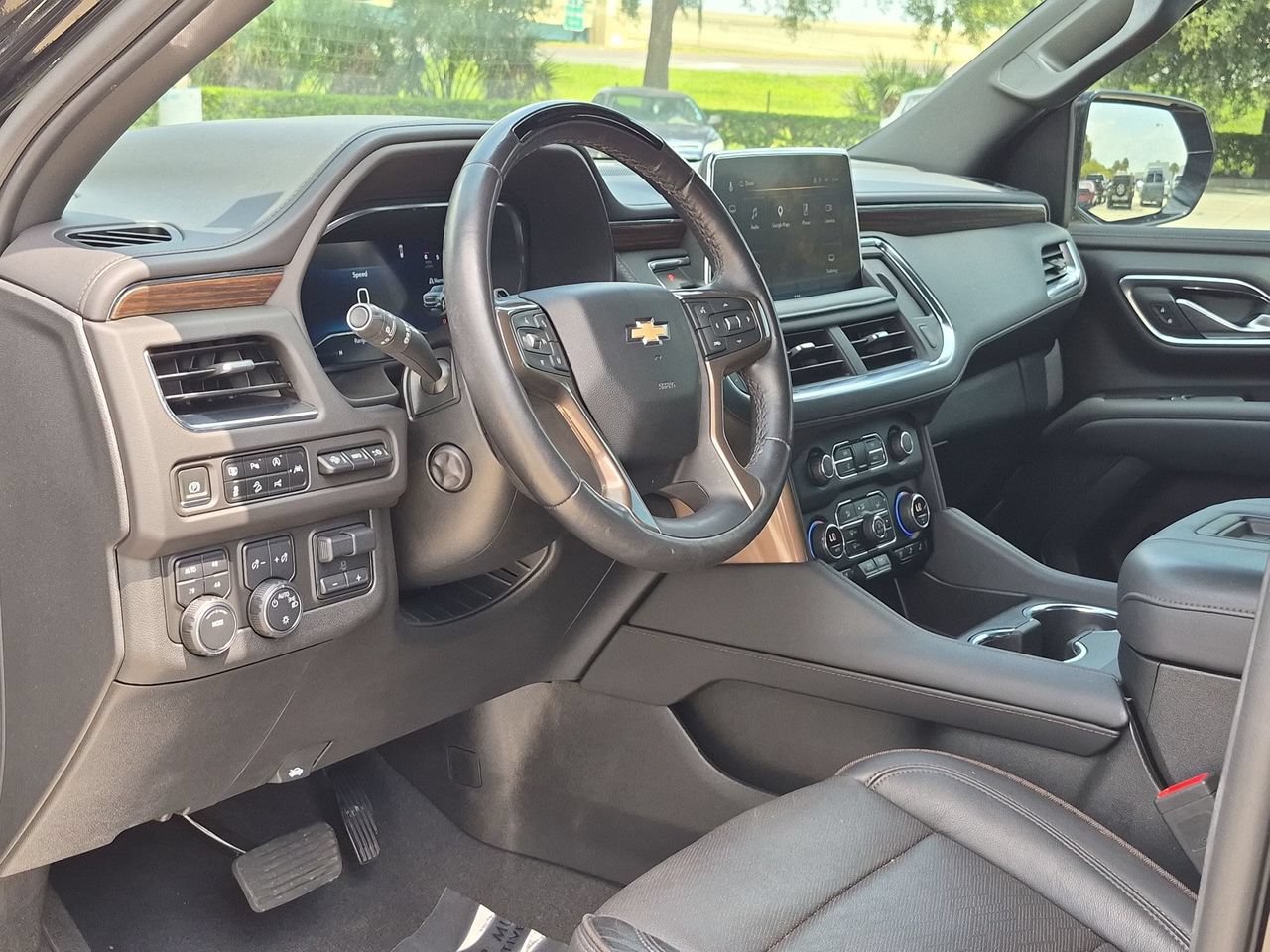 Certified 2023 Chevrolet Tahoe High Country w/ Advanced Technology Package AWD/4WD image 9