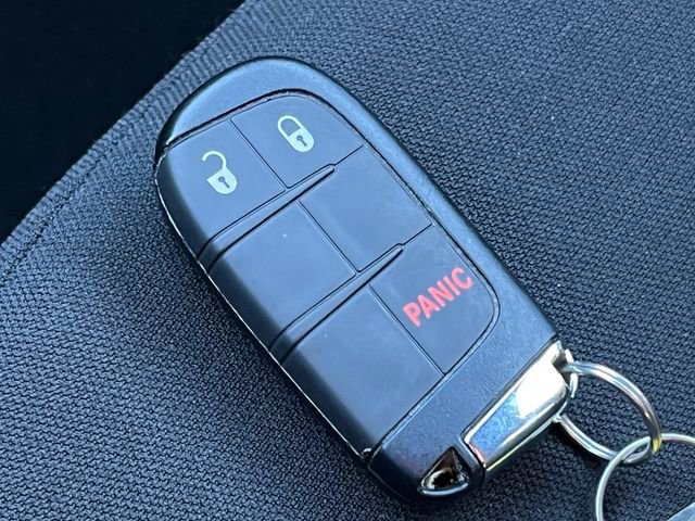 Used 2023 Jeep Compass Sport image 29