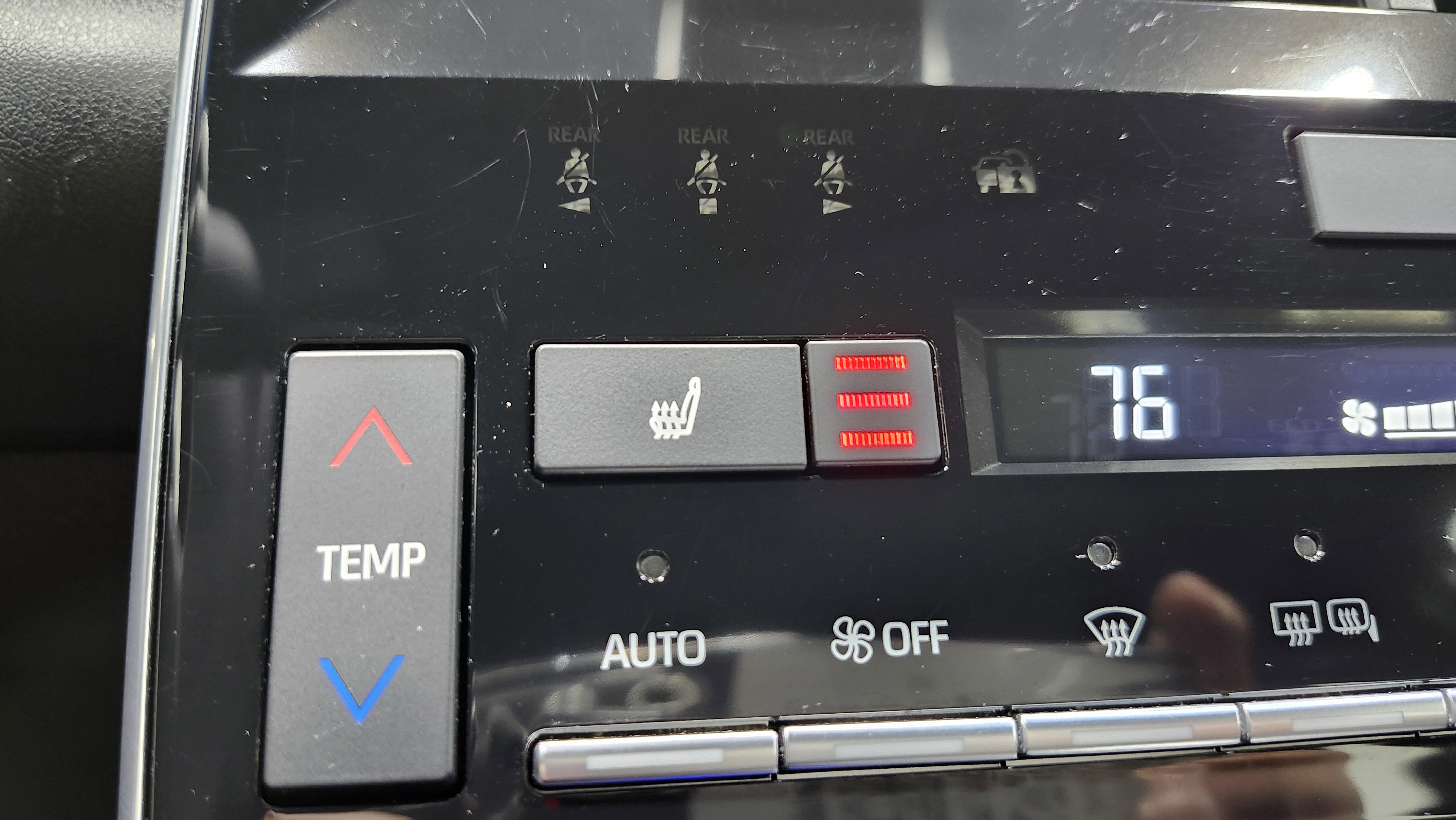 Used 2022 Toyota Avalon XLE image 7