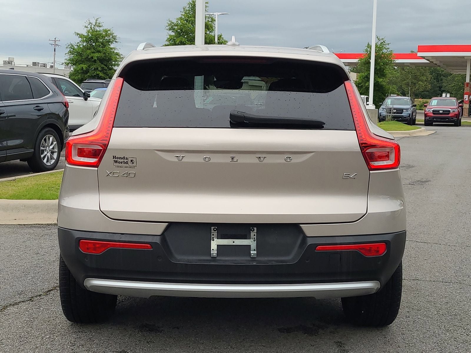Used 2023 Volvo XC40 B4 Ultimate FWD image 4