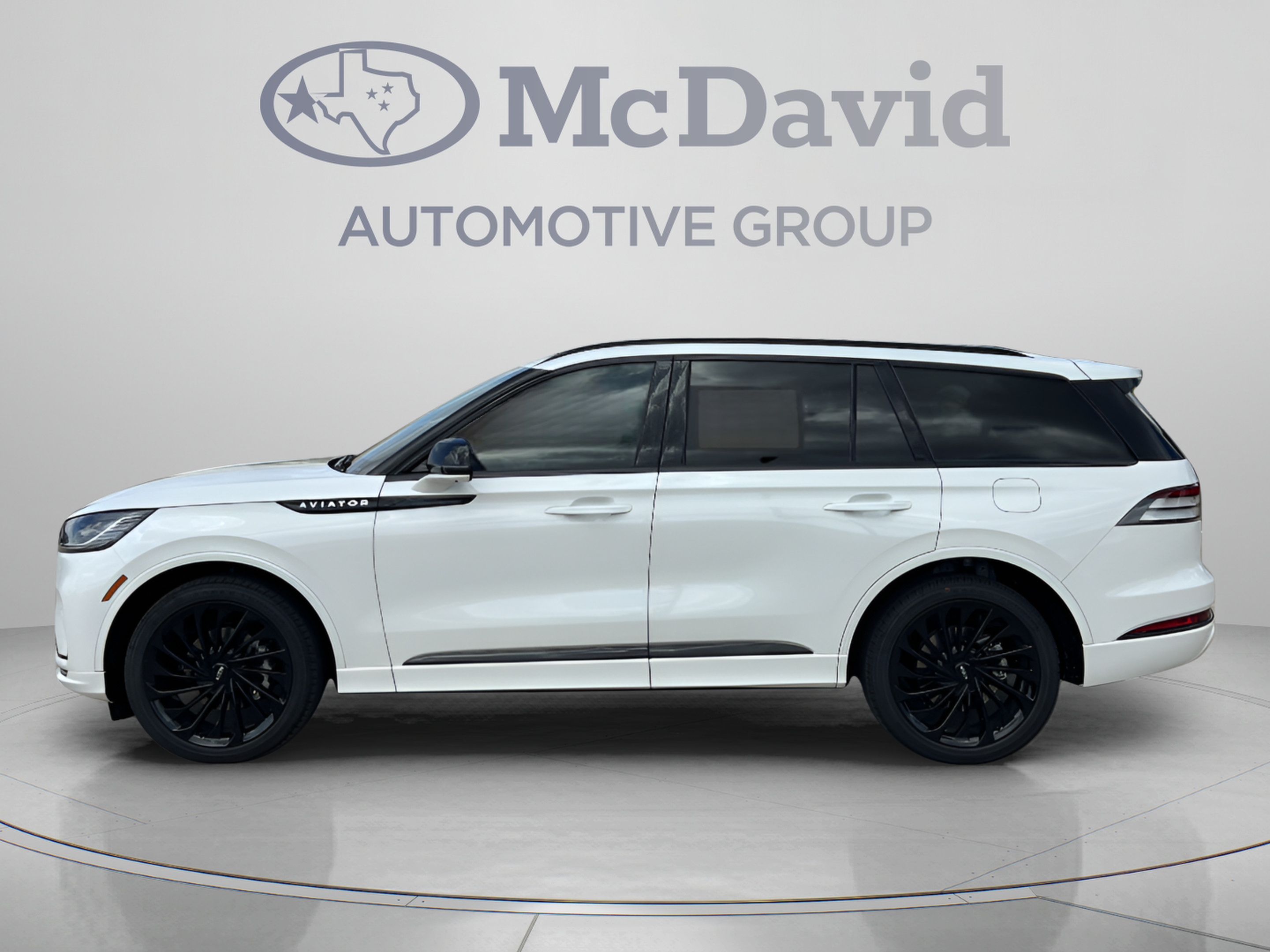 New 2027 Lincoln Aviator Reserve AWD/4WD image 4