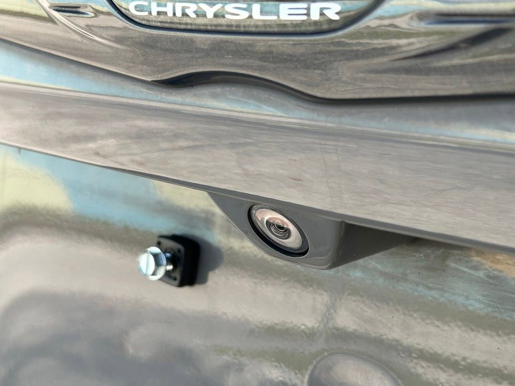 Used 2020 Chrysler Pacifica Touring-L Plus image 45