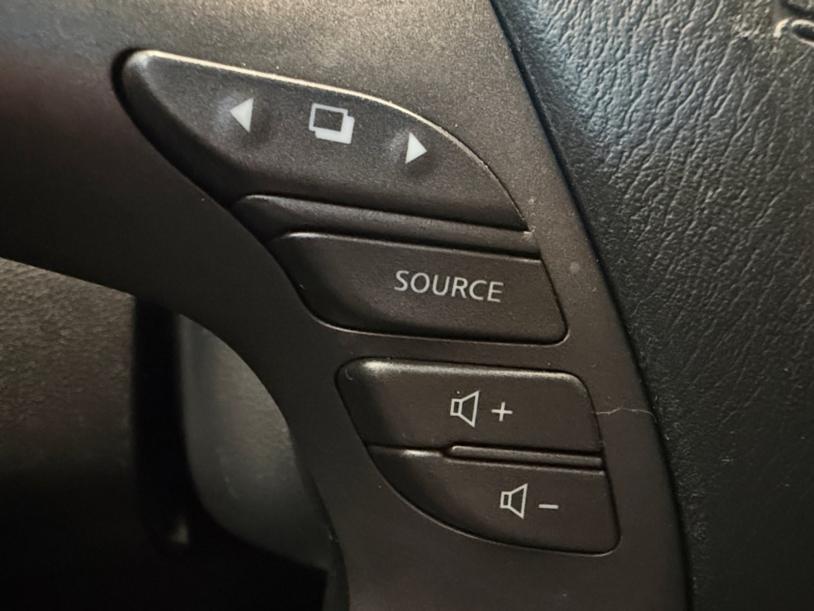 Used 2022 Nissan Murano SL FWD image 19