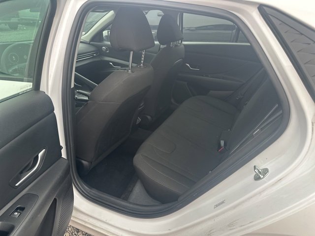 Used 2024 Hyundai Elantra SEL image 10