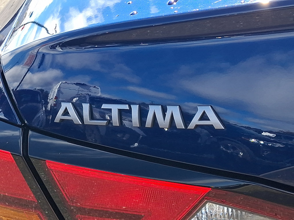 Used 2024 Nissan Altima 2.5 SR FWD image 16