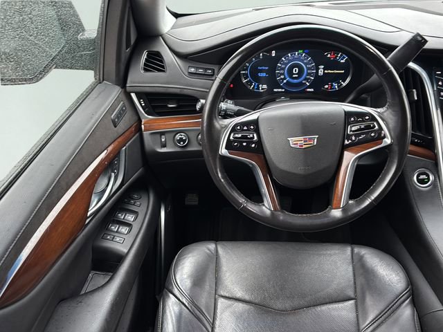 Used 2020 Cadillac Escalade Luxury w/ Escalade Sport Edition image 18