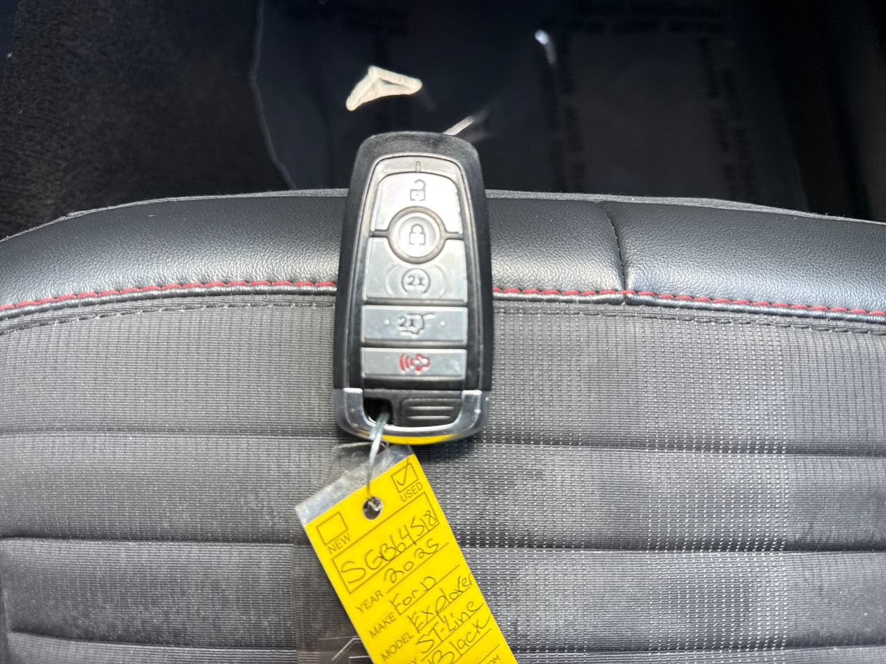 Used 2025 Ford Explorer ST-Line w/ ST-Line Street Pack AWD/4WD image 26