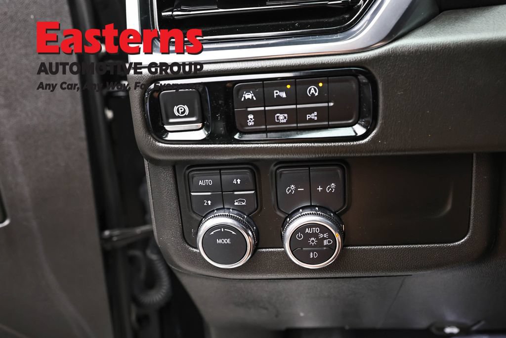 Used 2025 GMC Yukon XL Denali AWD/4WD image 23