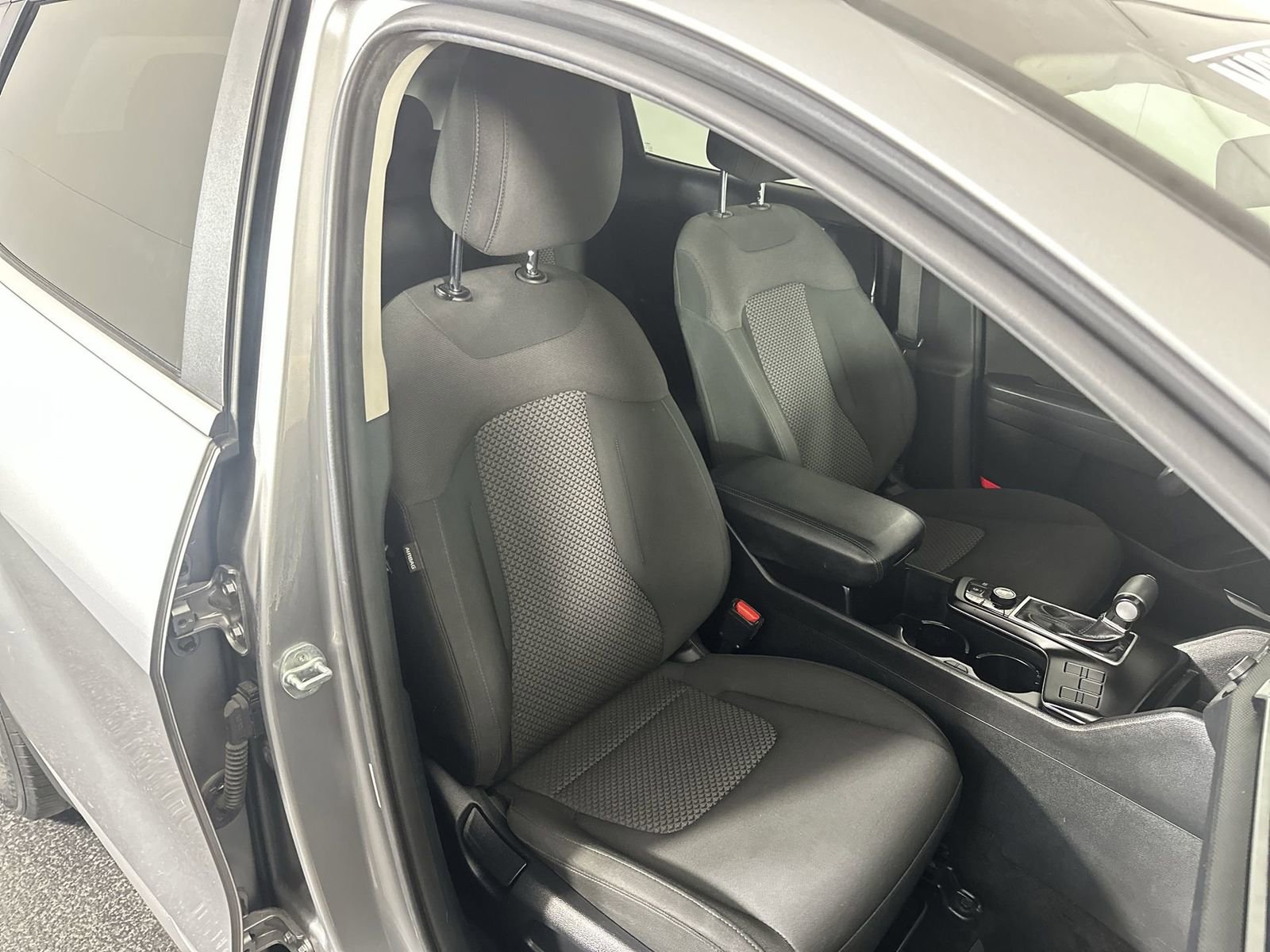 Used 2023 Kia Sportage LX image 27