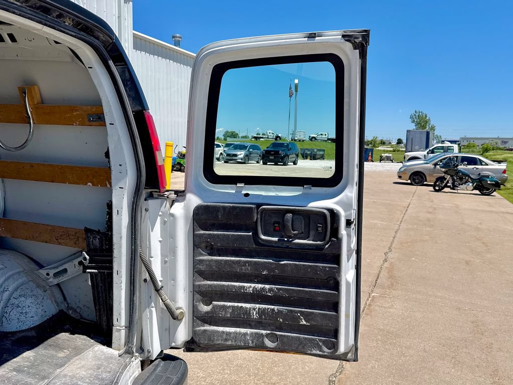 Used 2014 GMC Savana 2500 RWD image 14