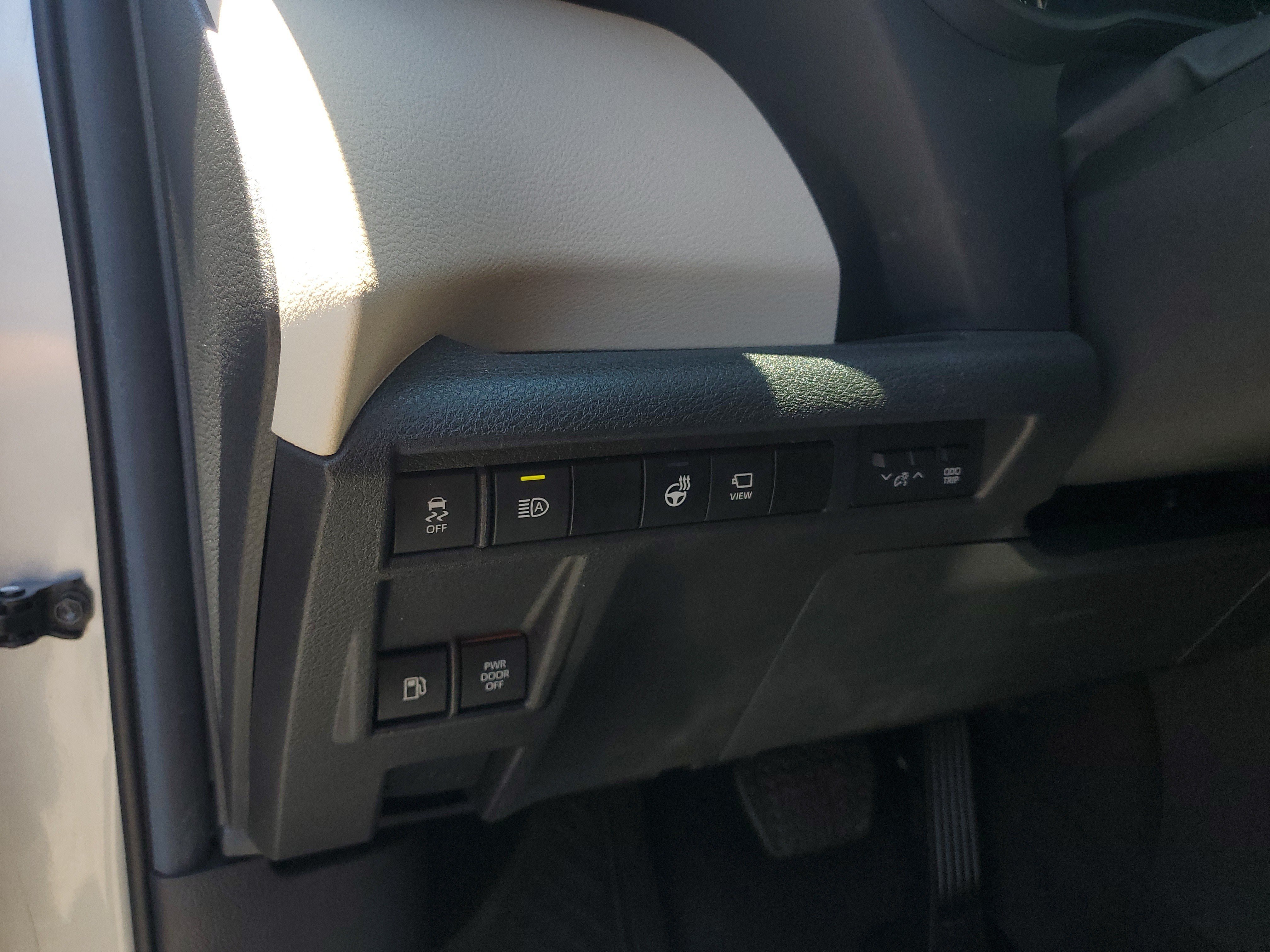 Certified 2023 Toyota Sienna Platinum FWD image 24