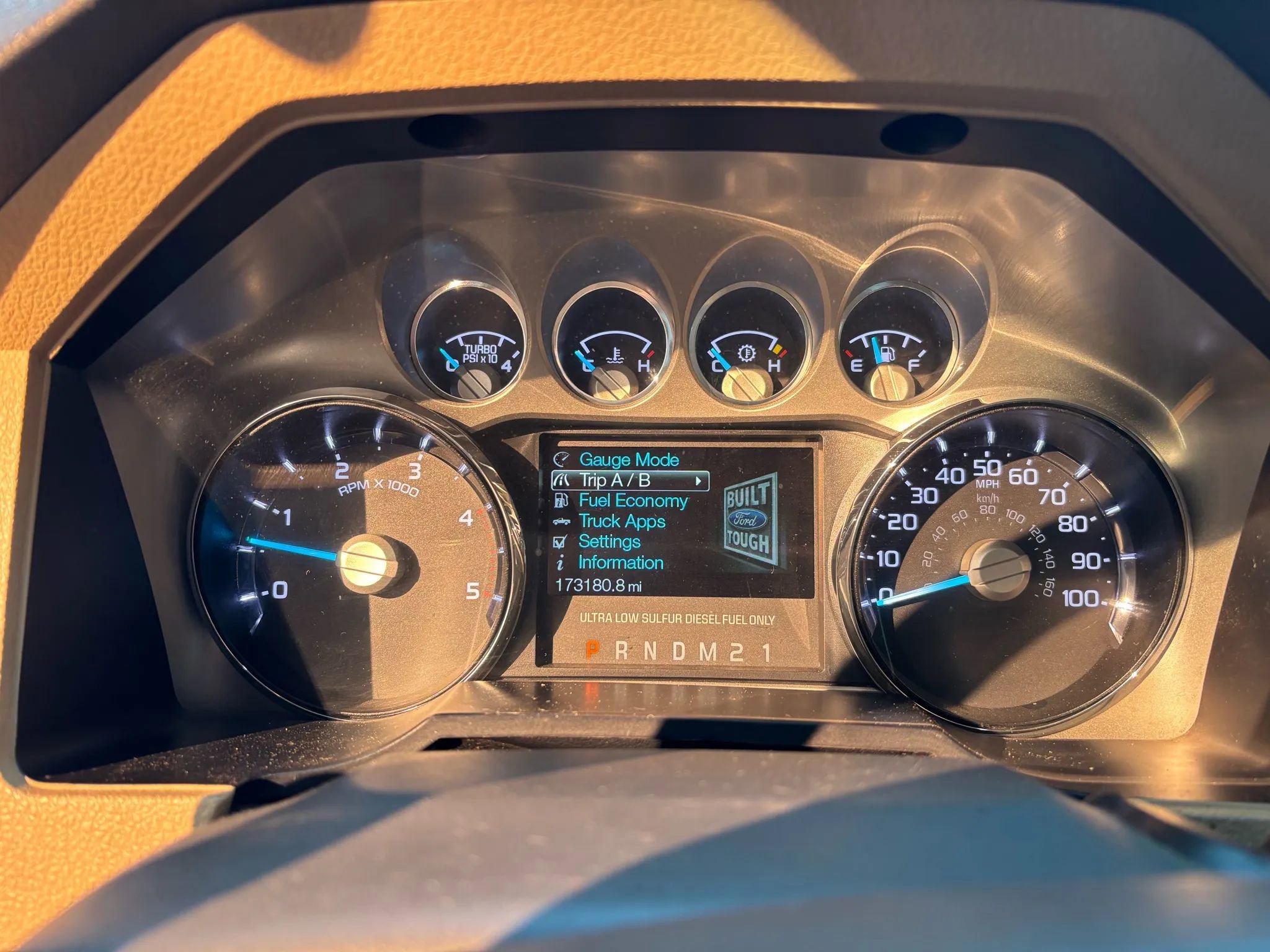 Used 2014 Ford F250 Lariat w/ Lariat Chrome Package image 21