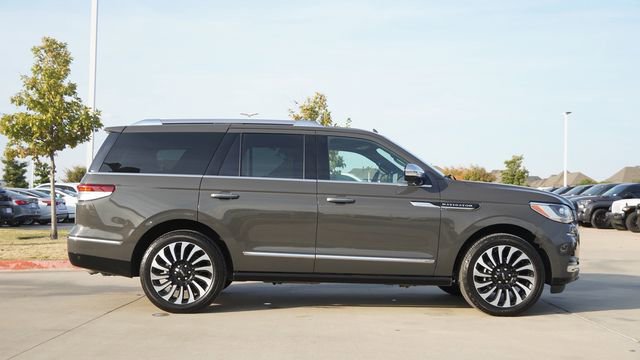 Used 2023 Lincoln Navigator Black Label image 10