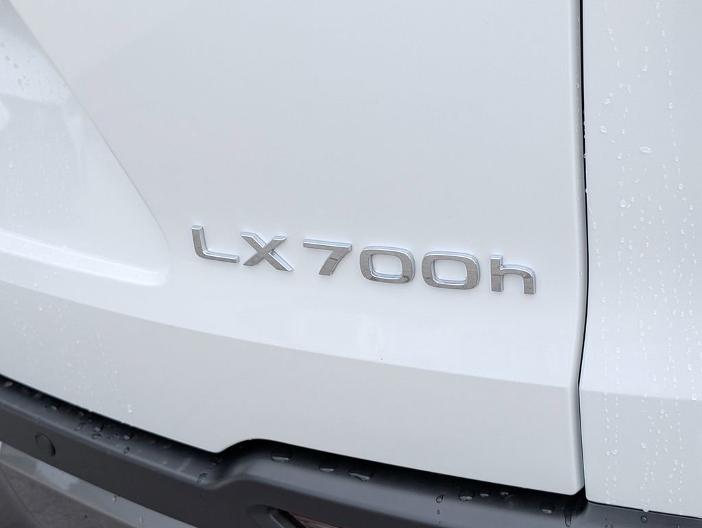 New 2025 Lexus LX 700h Overtrail image 18