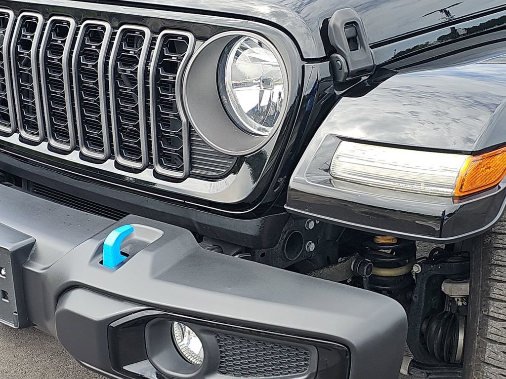 Used 2024 Jeep Wrangler Unlimited w/ Convenience Group AWD/4WD image 36