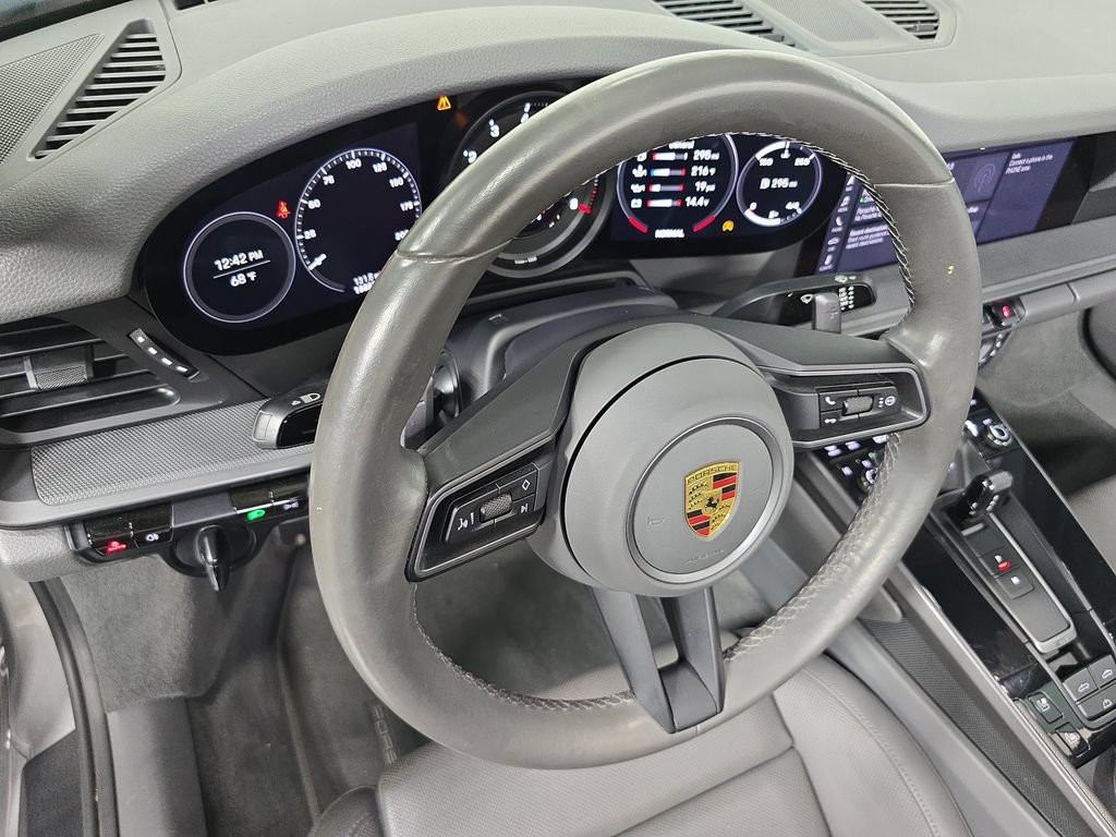 Used 2021 Porsche 911 Carrera RWD image 4