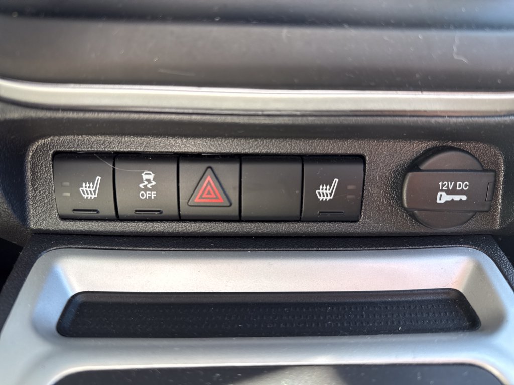 Used 2017 Jeep Compass Latitude FWD image 25