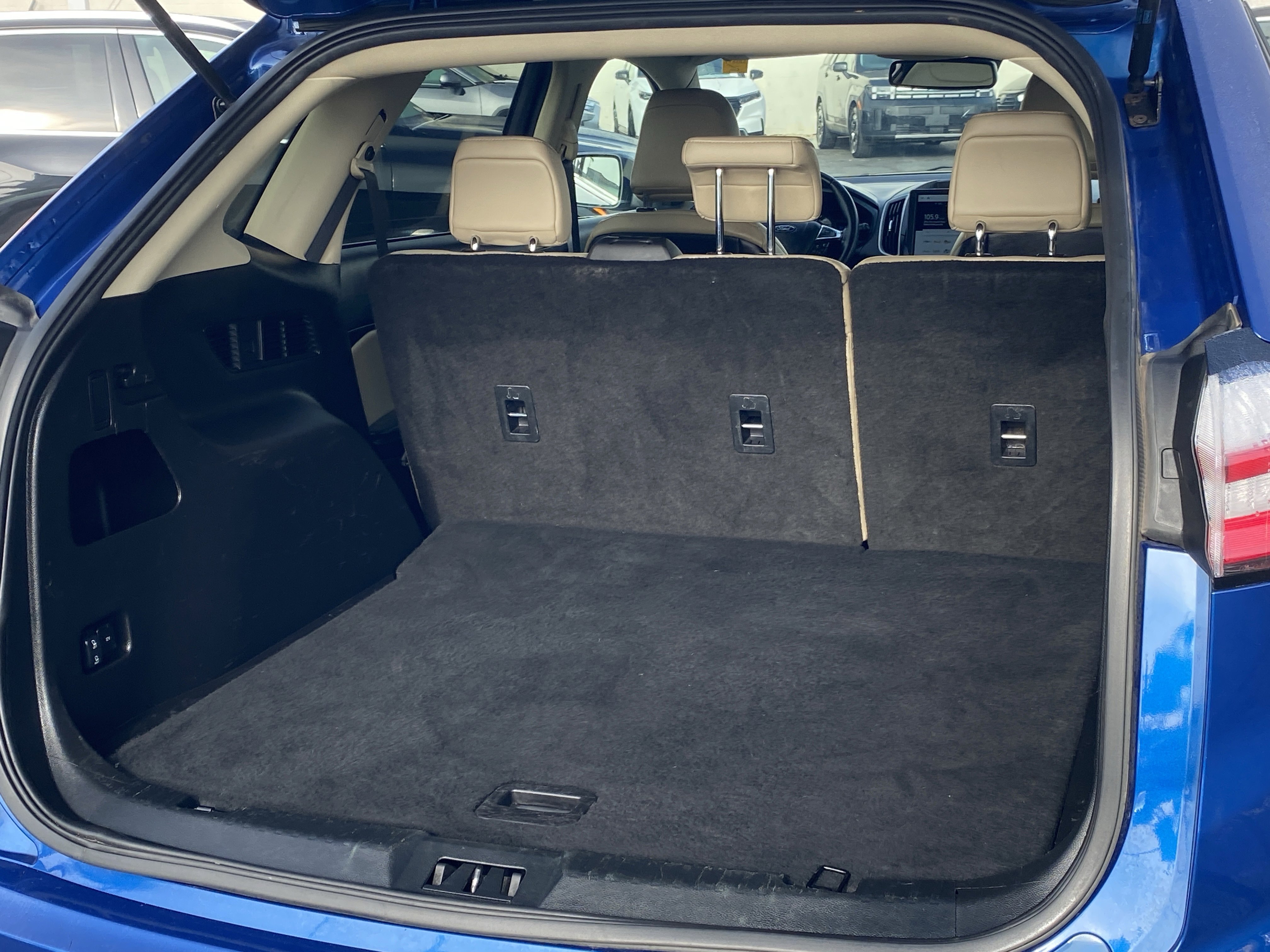 Used 2024 Ford Edge SEL image 12