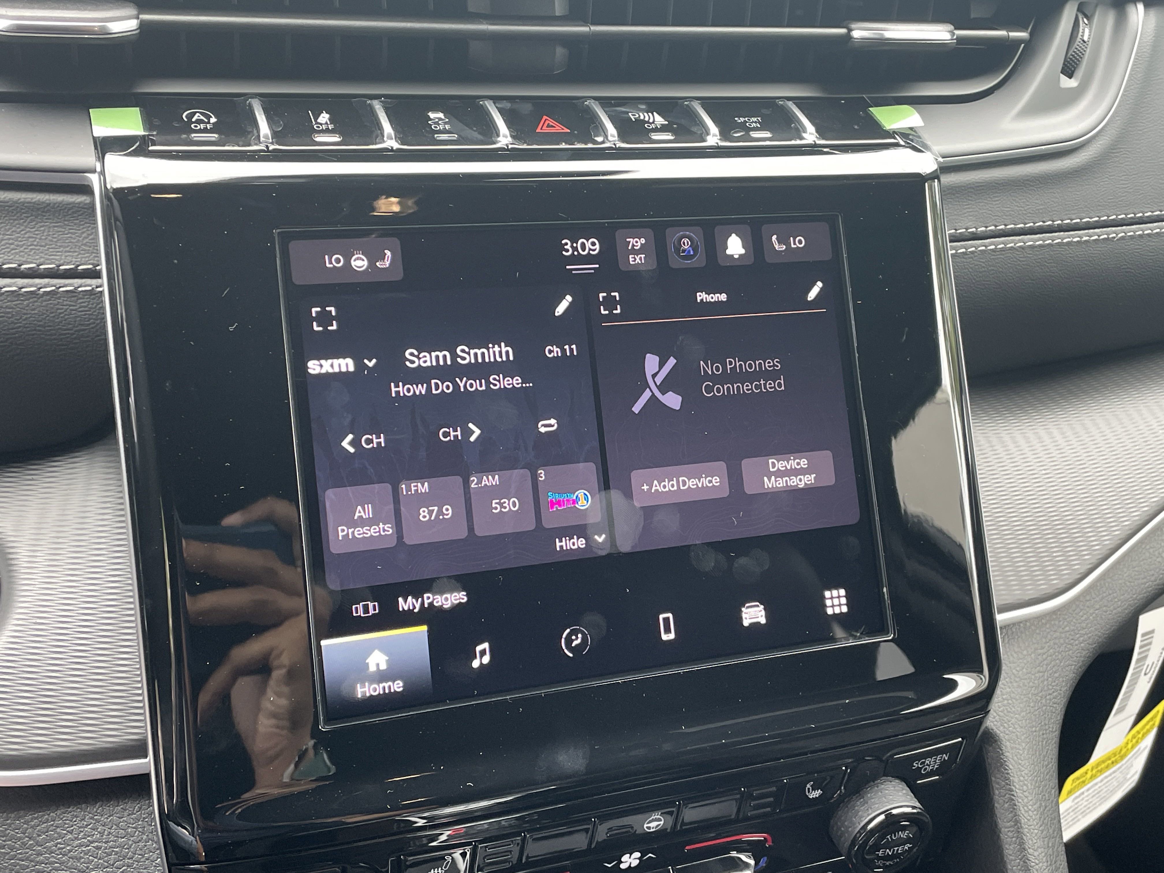 New 2025 Jeep Grand Cherokee Altitude image 21