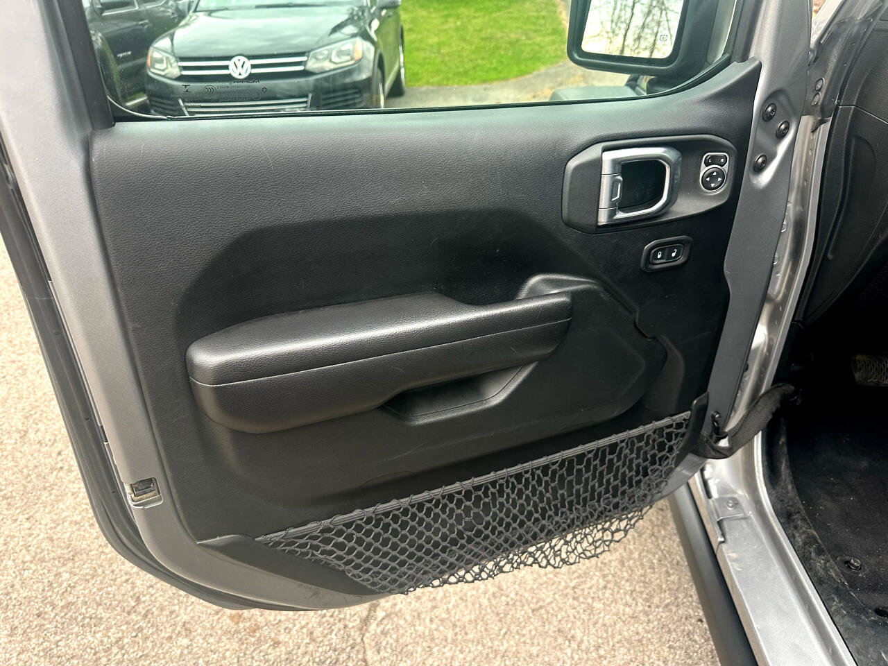 Used 2018 Jeep Wrangler Unlimited Rubicon image 11