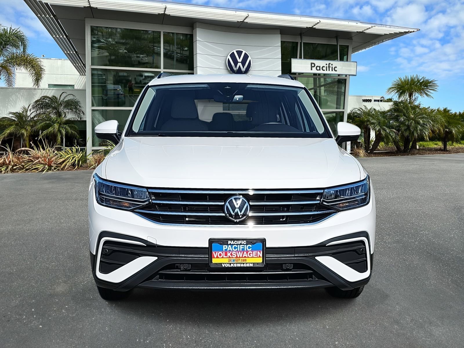 Used 2024 Volkswagen Tiguan S image 2