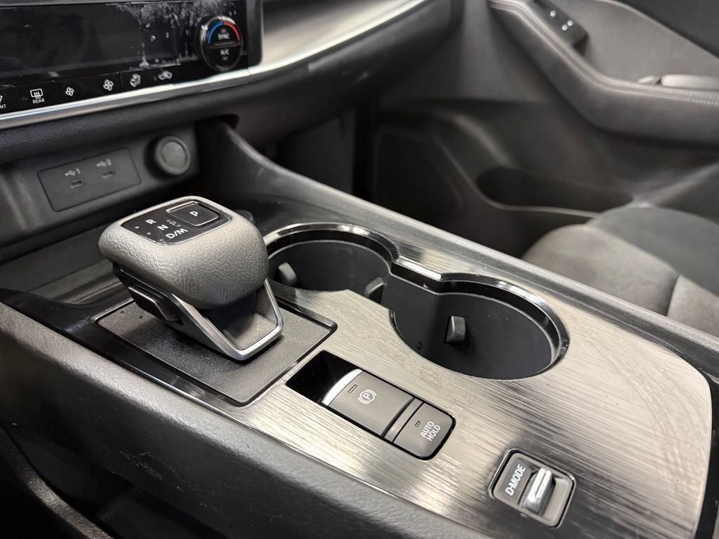 Used 2024 Nissan Rogue SV FWD image 18