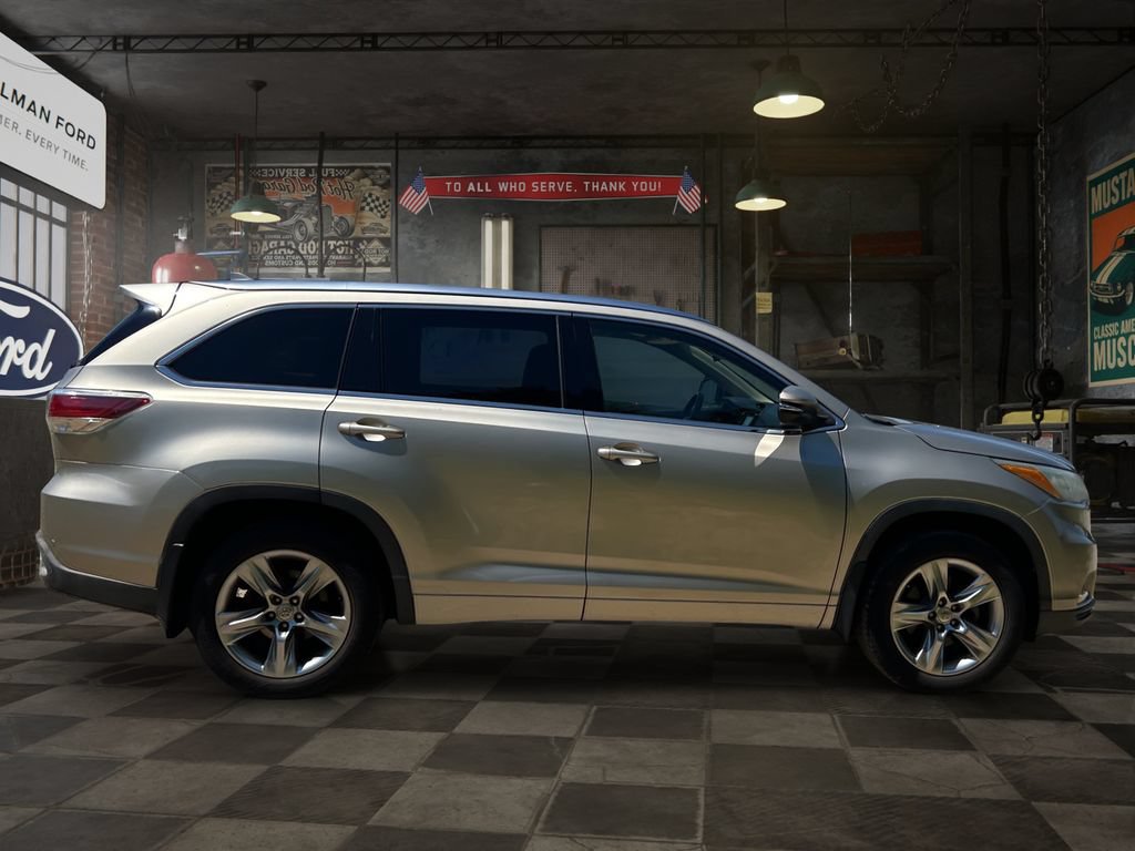 Used 2015 Toyota Highlander Limited Platinum AWD/4WD image 7