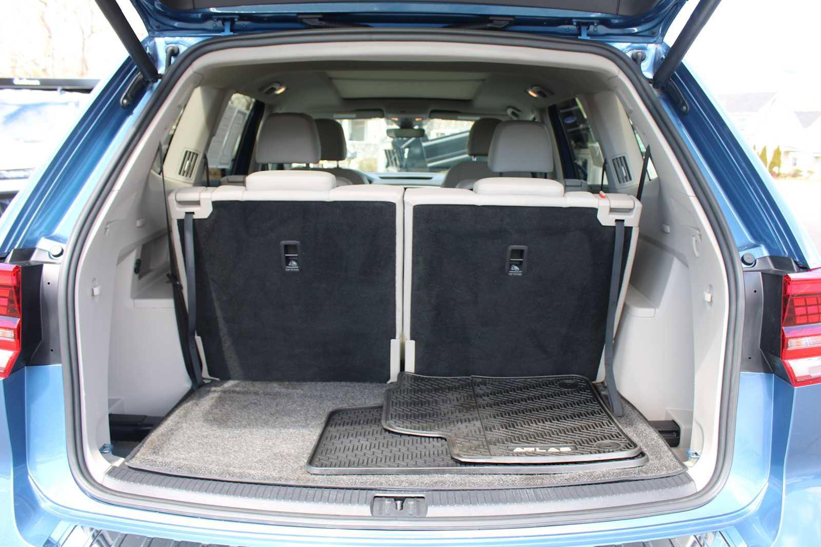 Used 2019 Volkswagen Atlas SEL Premium image 14