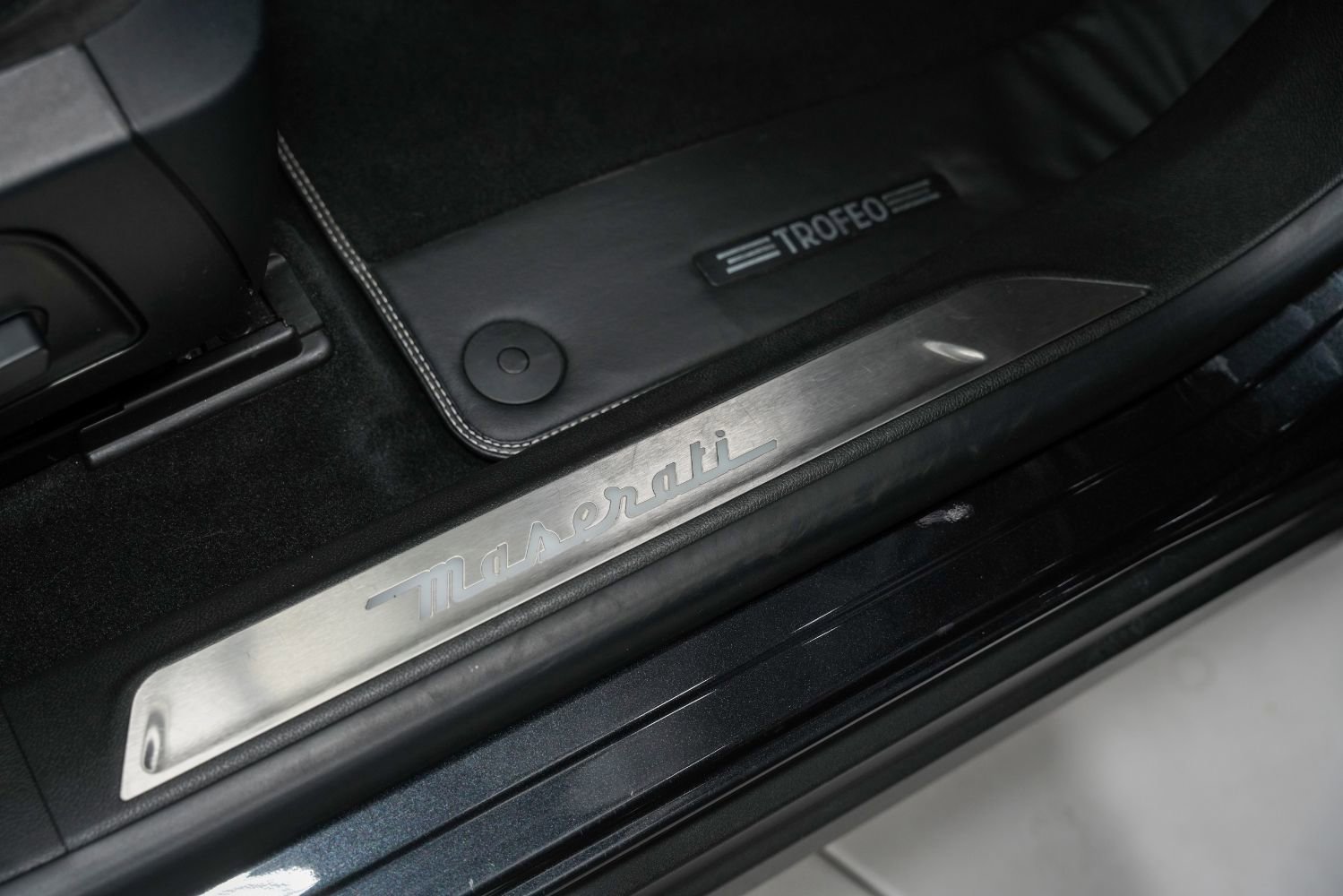 Used 2019 Maserati Levante Trofeo image 34