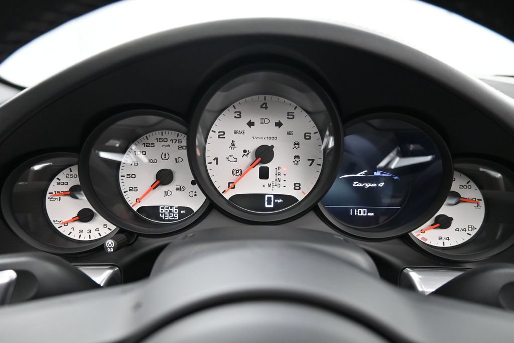 Certified 2019 Porsche 911 Targa 4 AWD/4WD image 11