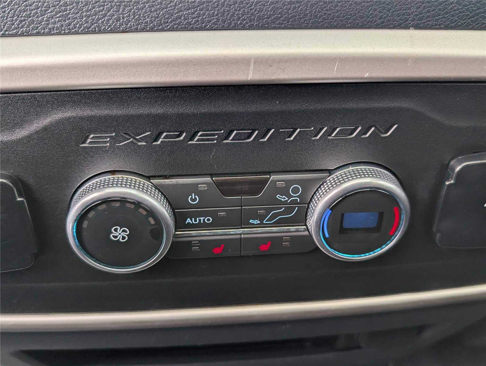 Used 2022 Ford Expedition Max Limited AWD/4WD image 17