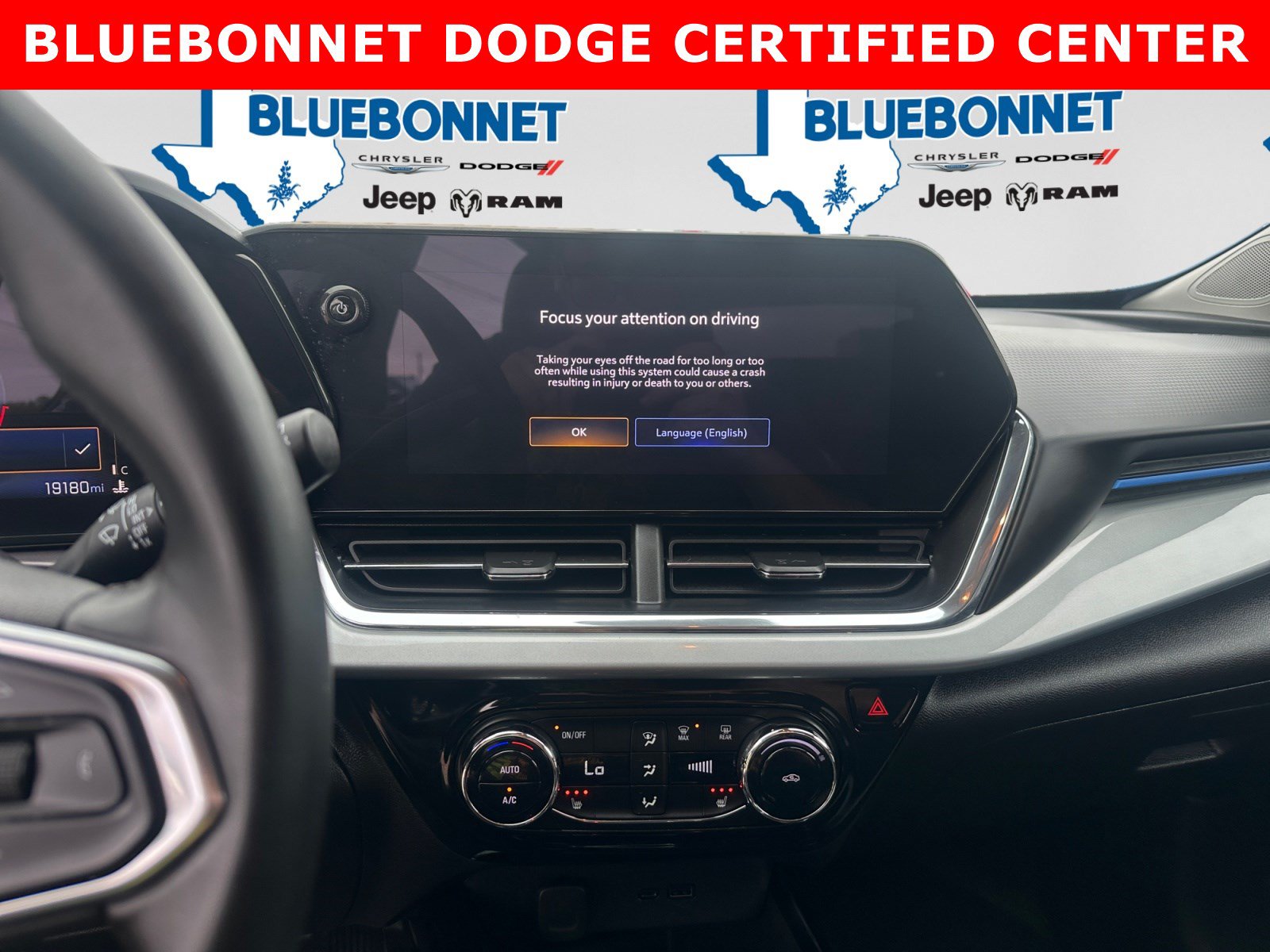 Used 2025 Chevrolet Trax LT w/ Driver Confidence Package FWD image 15