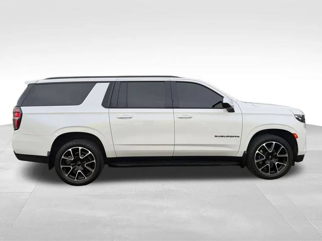 Used 2021 Chevrolet Suburban RST RWD image 9