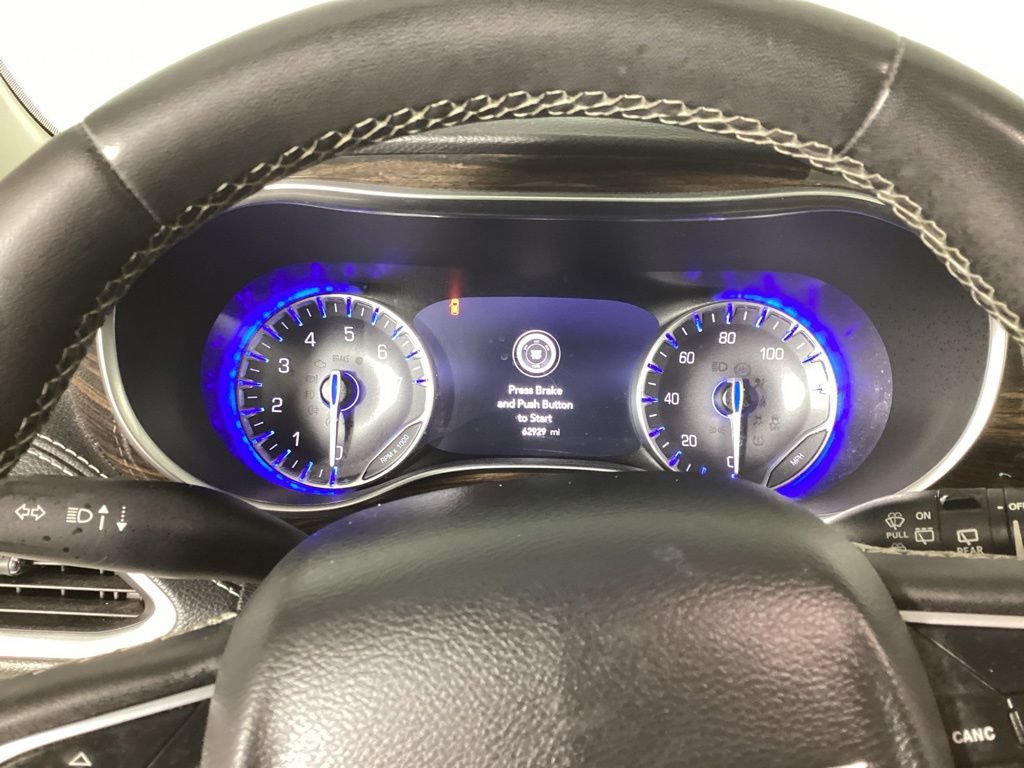 Used 2022 Chrysler Pacifica Limited FWD image 13