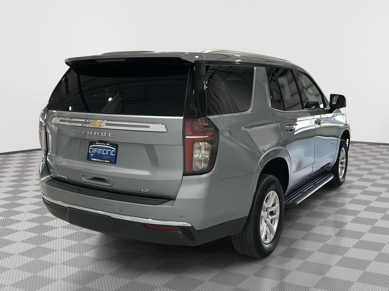 Used 2024 Chevrolet Tahoe LT w/ Luxury Package AWD/4WD image 5